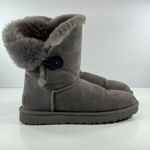 Ugg Australia Bailey Button II Women's Ankle Sheepskin Boot‎ Grey Size 8 1016226
